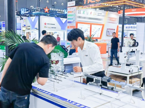 微型导轨的预紧力调整技巧